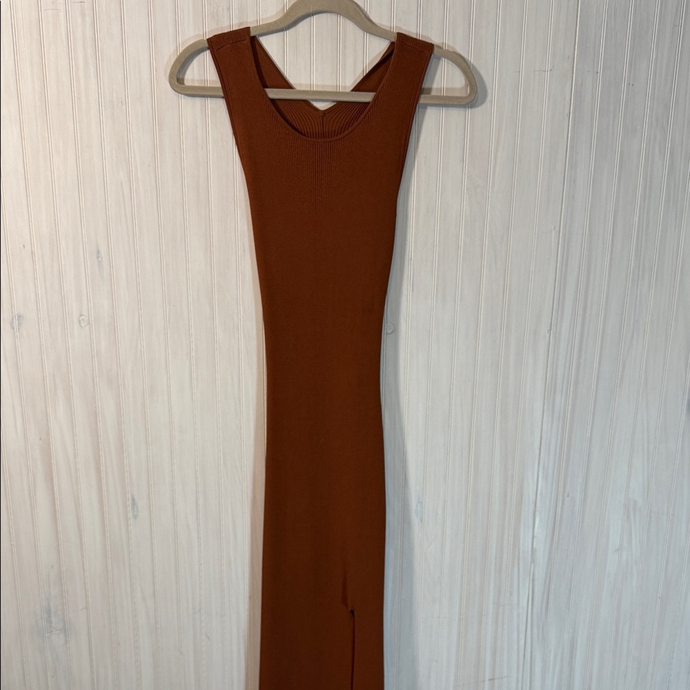 ARITZIA BABATON RIBBED BODY CON MAXI OPEN BACK MEDIUM